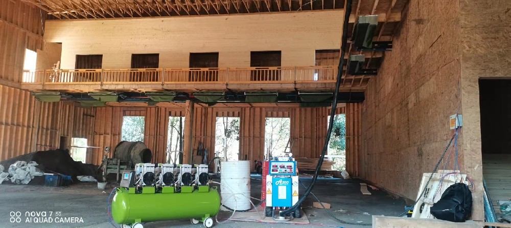 輕鋼別墅 輕鋼龍骨 木屋聚氨酯噴涂